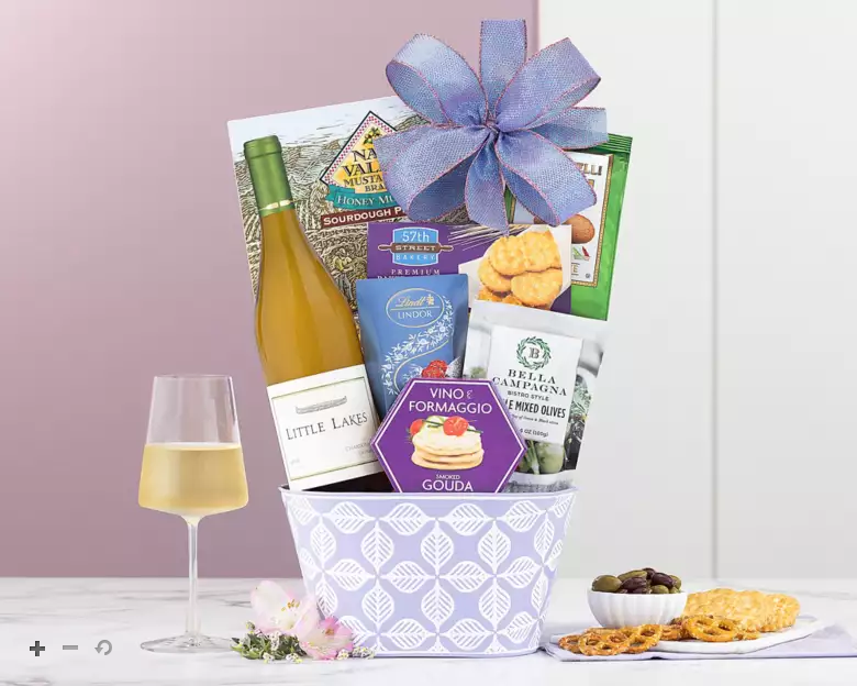 Little Lakes Chardonnay: White Wine Gift Basket